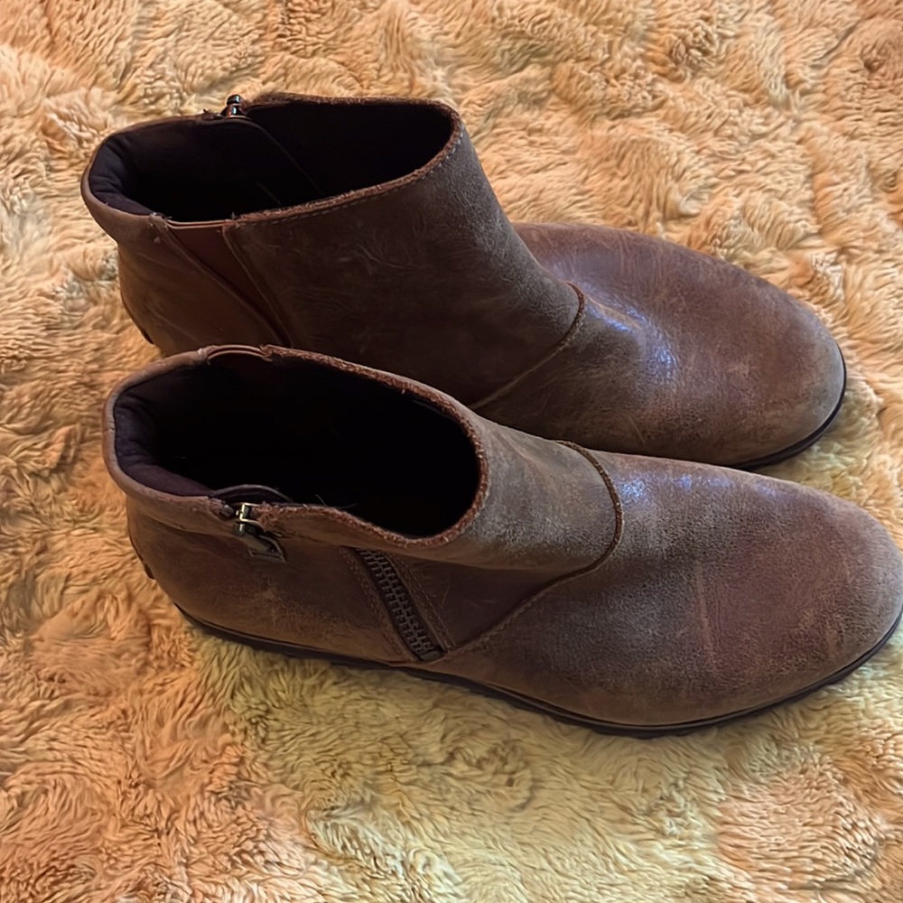 Sorel Chelsea ankle boot
